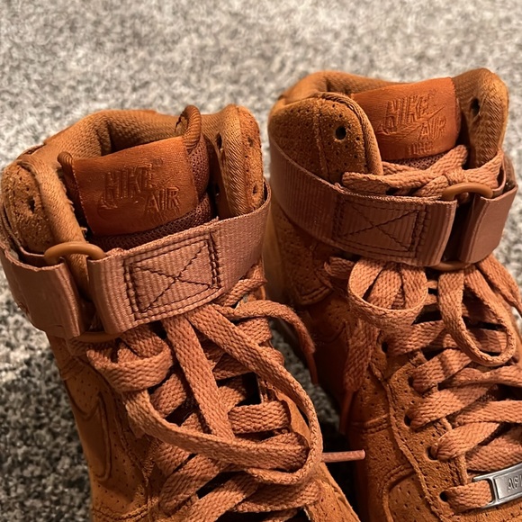 Nike Air Force 1 High Suede - Picture 6 of 9